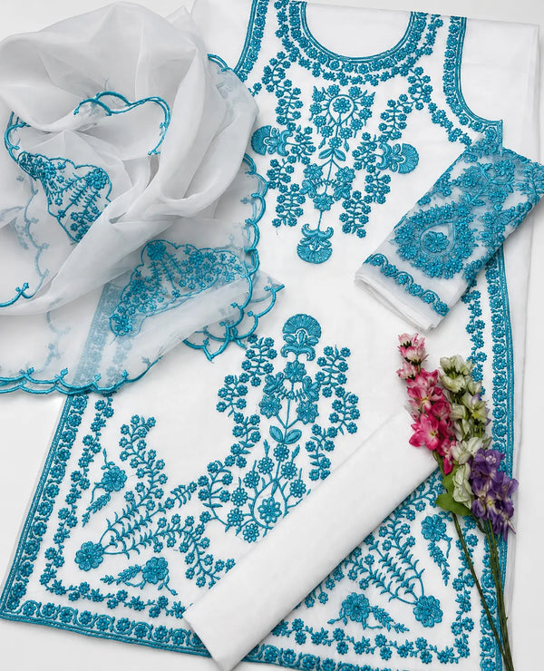 Sapphire 3-Piece Embroidered Lawn Suit – Premium Collection